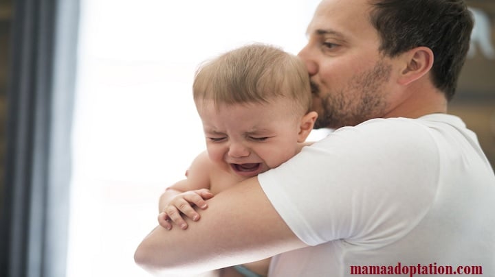 Why Babies Cry When Dad Holds Her (With Practical Ways To Fix It!)