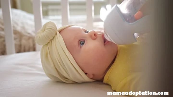 Putting a Sippy Cup of Water in the Crib at Night (Pros & Cons!)