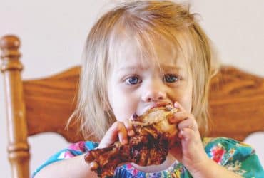 baby accidentally ate raw chicken