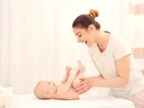 Change newborn diaper
