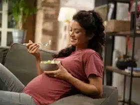 Can you eat chicken salad while pregnant