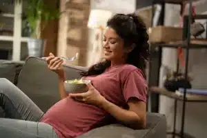 Can you eat chicken salad while pregnant